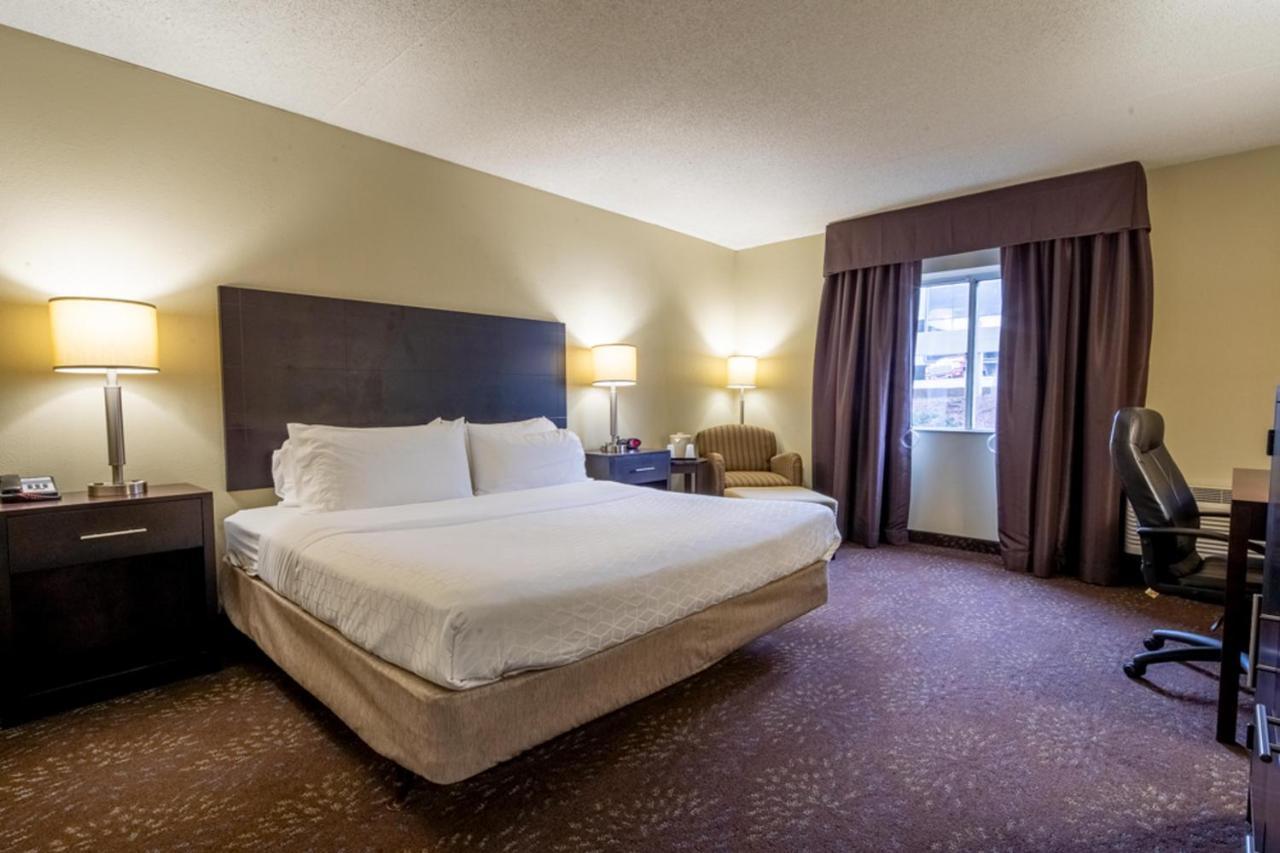 Holiday Inn Express Hotel & Suites Pittsburgh Airport By Ihg Robinson Township Exterior foto