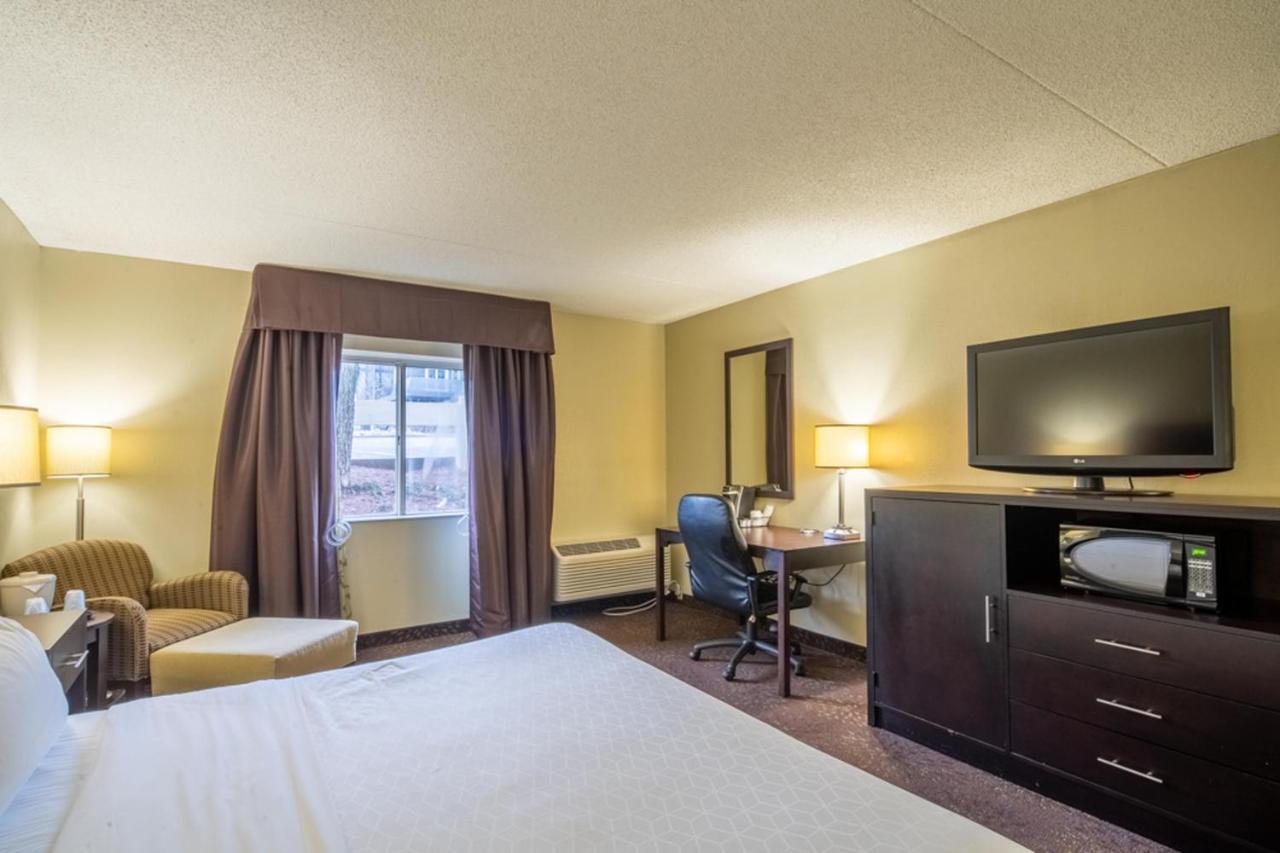 Holiday Inn Express Hotel & Suites Pittsburgh Airport By Ihg Robinson Township Exterior foto