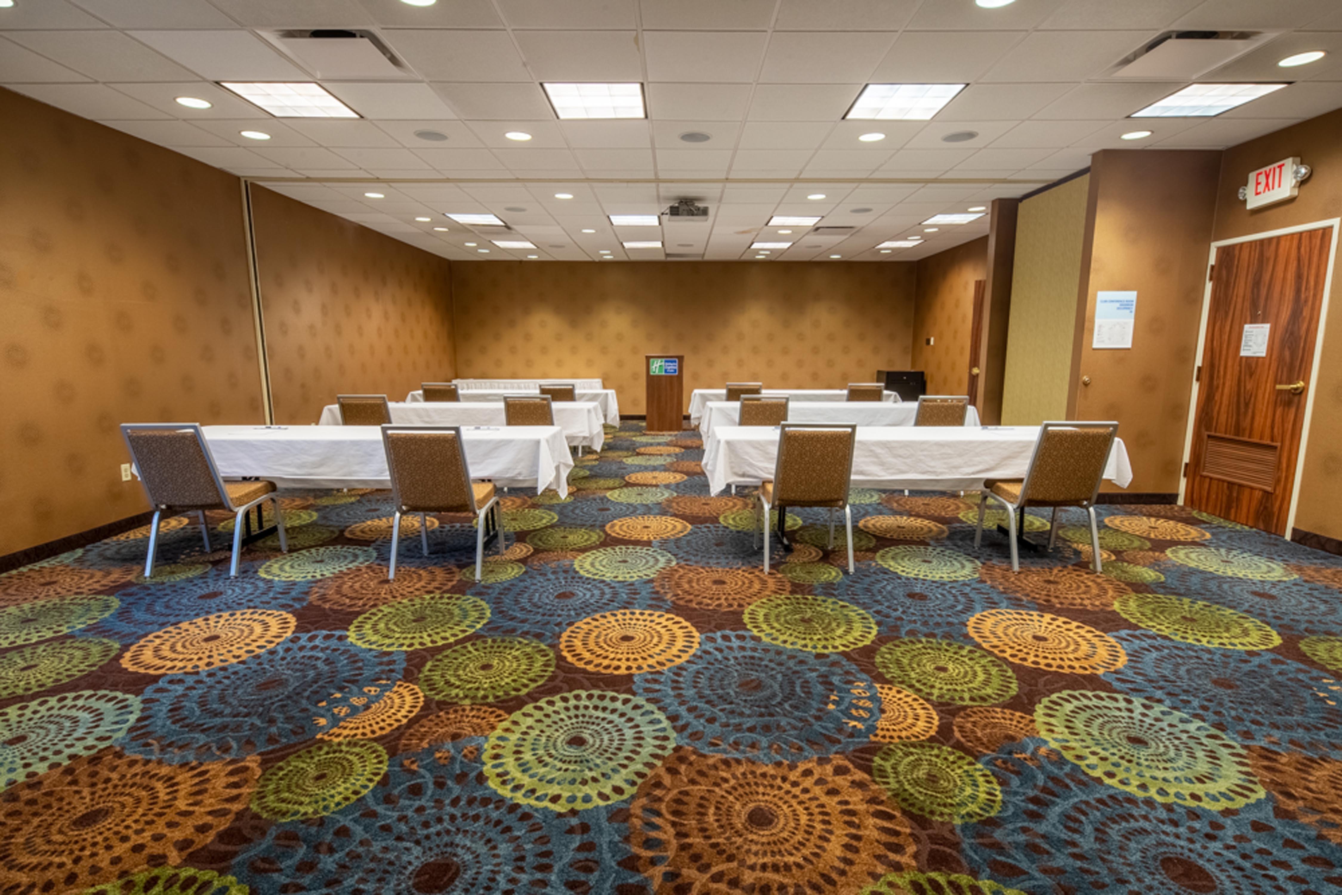 Holiday Inn Express Hotel & Suites Pittsburgh Airport By Ihg Robinson Township Exterior foto