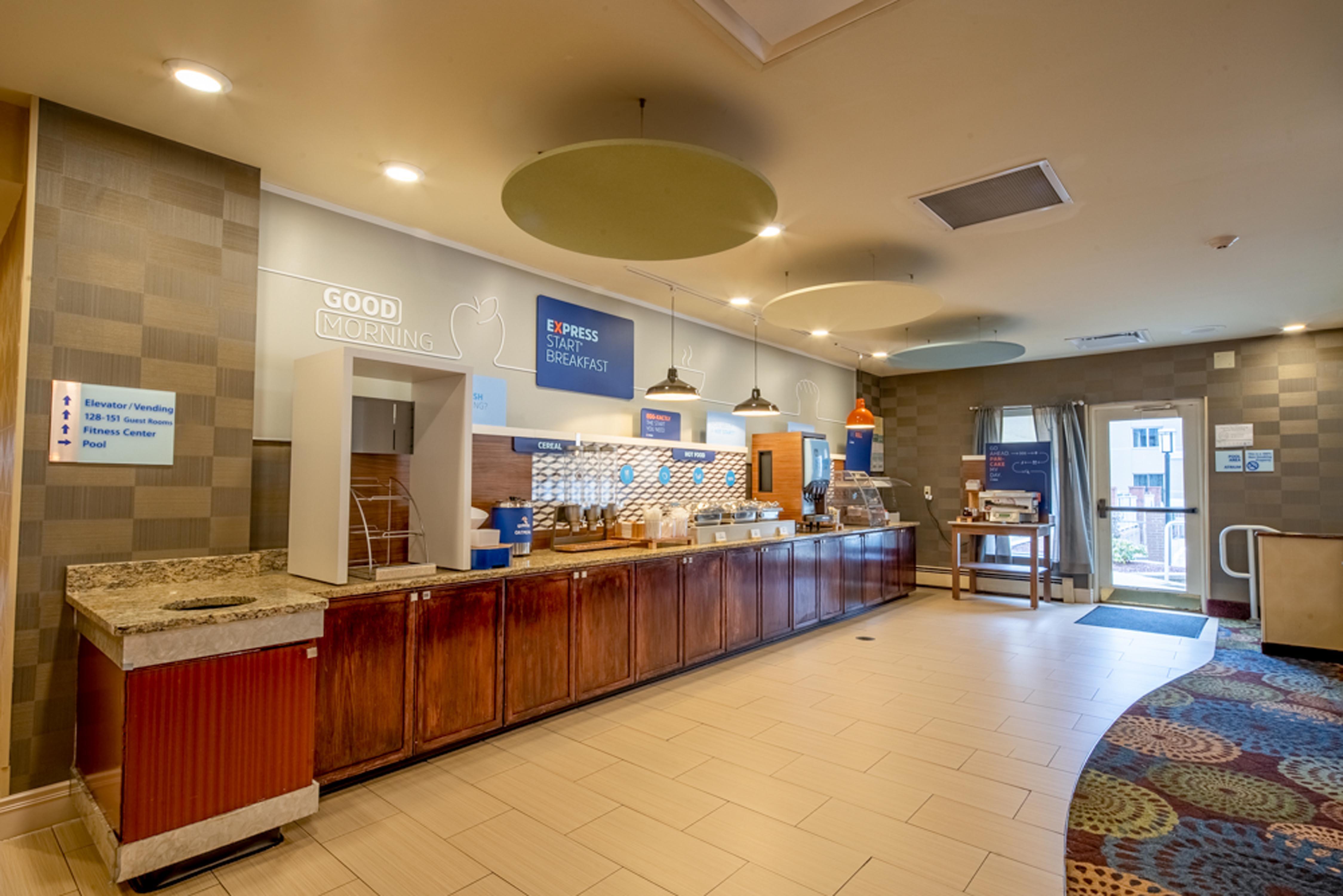 Holiday Inn Express Hotel & Suites Pittsburgh Airport By Ihg Robinson Township Exterior foto