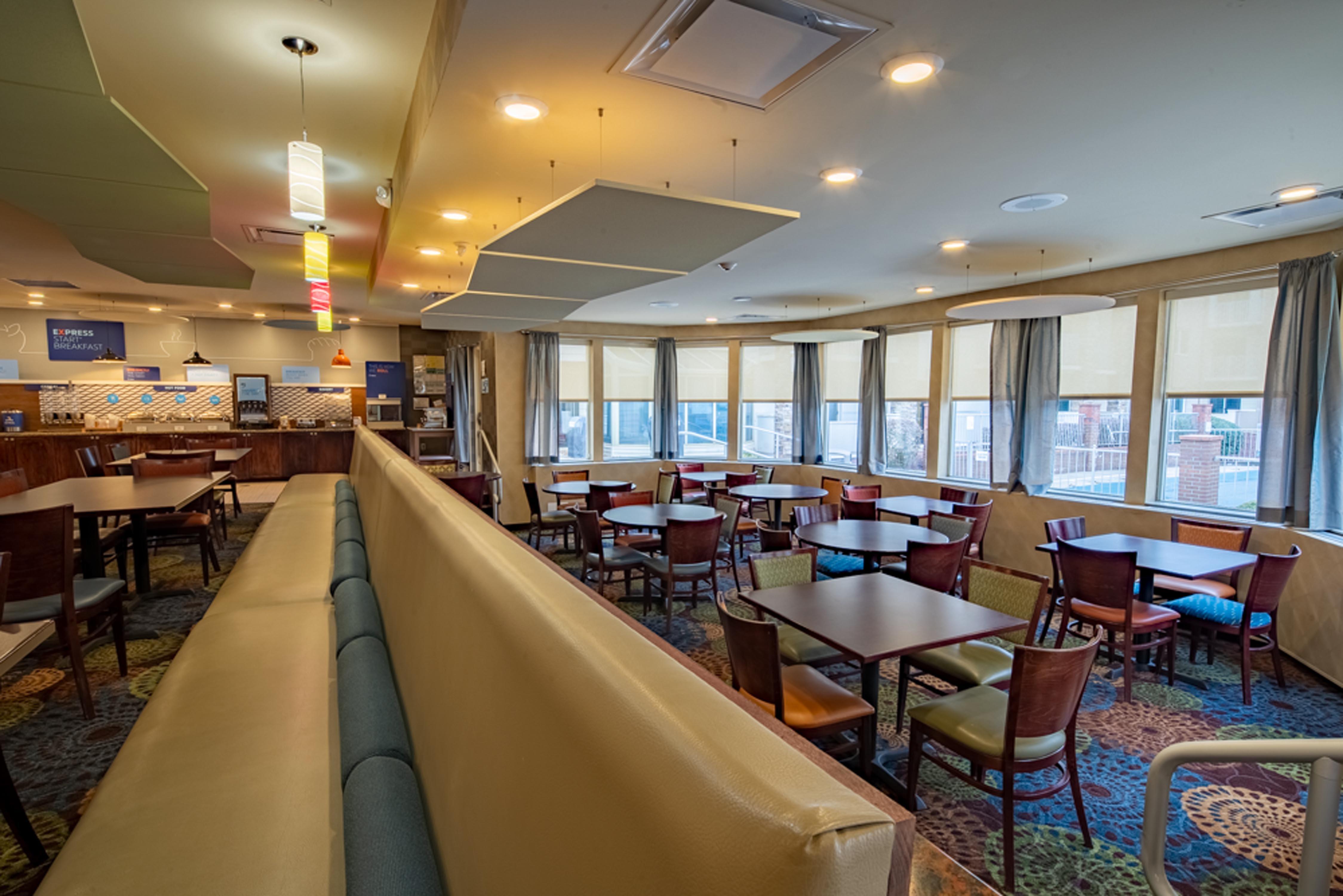Holiday Inn Express Hotel & Suites Pittsburgh Airport By Ihg Robinson Township Exterior foto