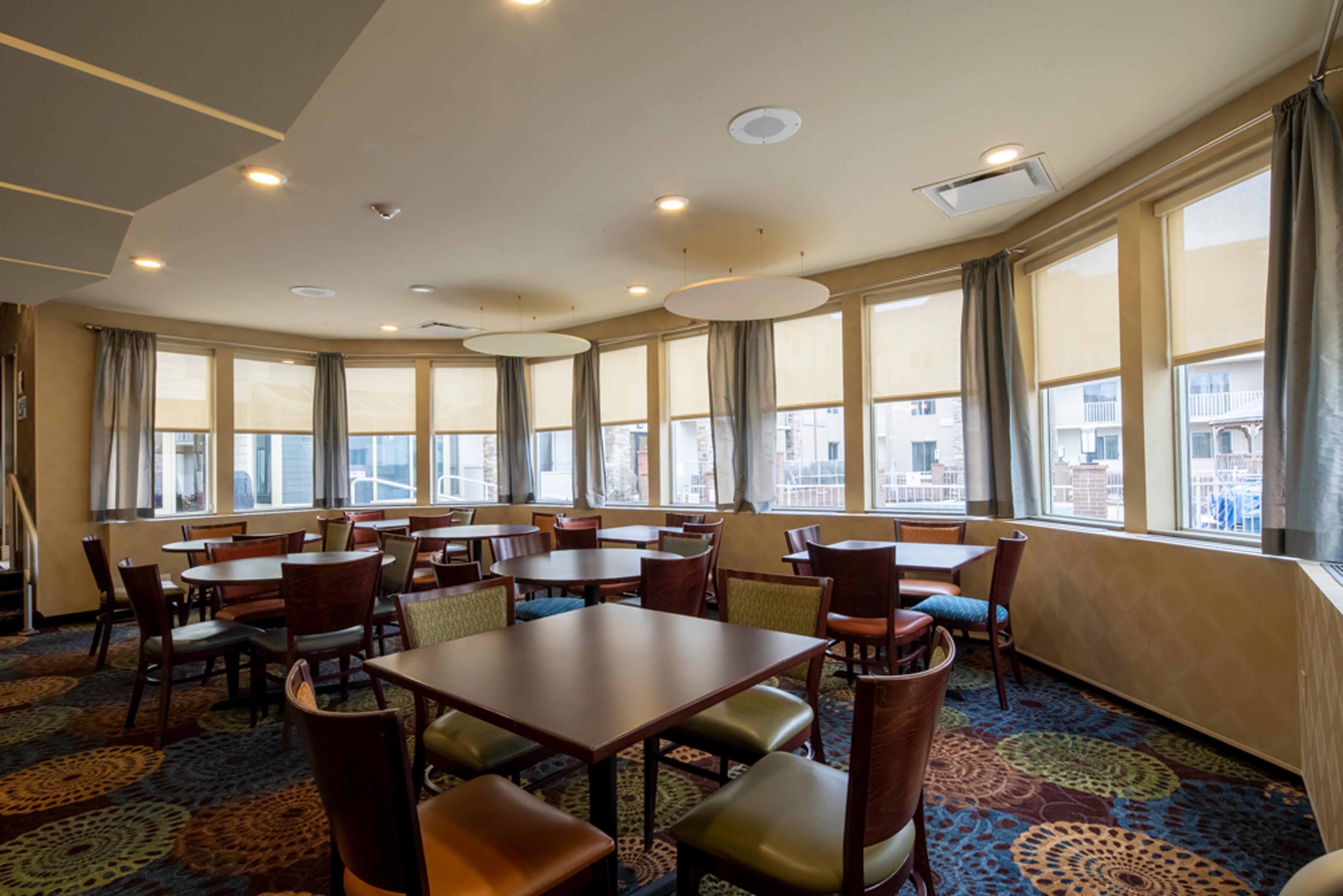 Holiday Inn Express Hotel & Suites Pittsburgh Airport By Ihg Robinson Township Exterior foto